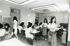 1980年代学生ラウンジの風景
