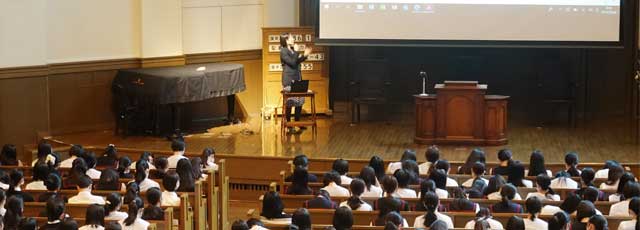先輩の体験談から将来を考える～卒業生に聞く～